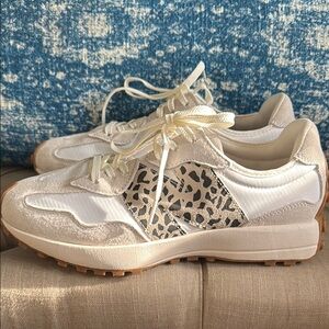 Women's New Balance 327 8.5